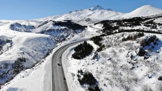 Erciyes'te eşsiz kış güzelliği
