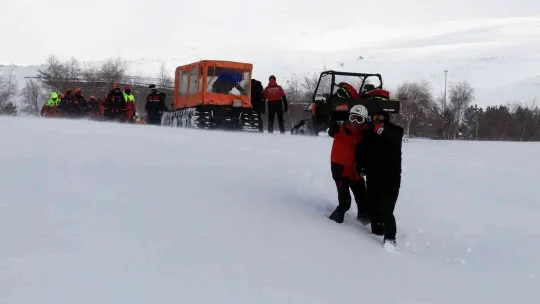 Erciyes'te gerçeğini aratmayan çığ tatbikatı