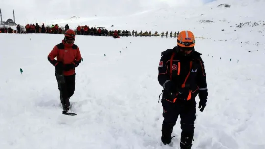 Erciyes'te gerçeğini aratmayan çığ tatbikatı