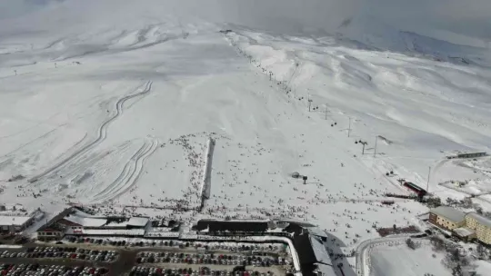 Erciyes'te insan seli