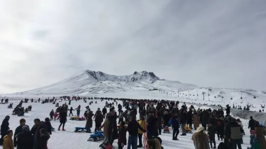 Erciyes'te insan seli