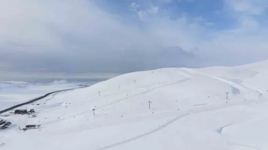 Erciyes'te kar kalınlığı 120 santimetreyi buldu