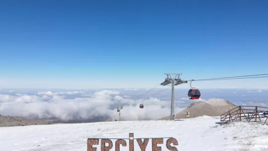 Erciyes'te kar sevinci