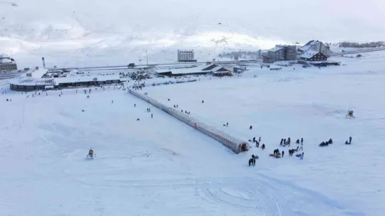 Erciyes'te kayak sezonu açıldı