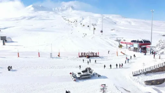 Erciyes'te kayak sezonu açıldı