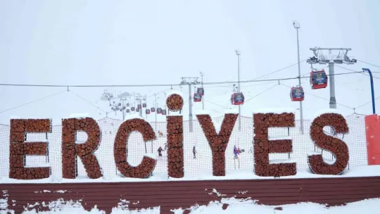 Erciyes'te kayak sezonu açıldı