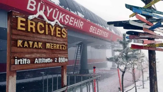 Erciyes'te Mayıs karı güzelliği
