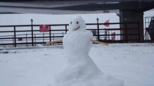 Erciyes'te sezonun ilk kardan adamı yapıldı