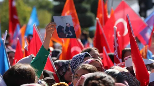 Erdoğan'ın 2016 yılında evine gittiği genç kız 6 yıl sonra yine alanda
