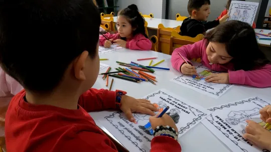 Erkilet Kütüphanesi'nde minikler Yaşlılara Saygı Haftası etkinliği düzenledi