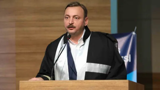 ERÜ Adalet MYO'da 12. dönem mezuniyet sevinci