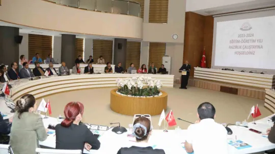 ERÜ'de '2023-2024 Eğitim-Öğretim Yılı Hazırlık Çalıştayı' düzenlendi