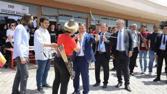 ERÜ'de '21. Öğrenci Bahar Şenliği' başladı