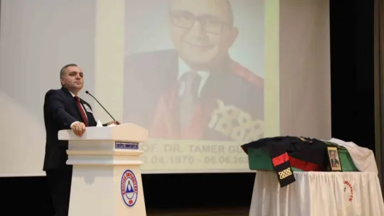 Vefat eden Öğretim Üyesi Prof. Dr. Güneş için tören düzenledi