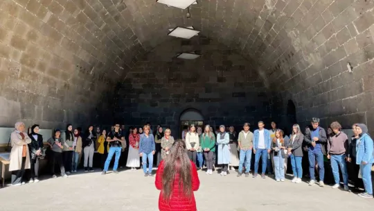 ERÜ'den Yeni Öğrencilere Kültür Yolu Turu