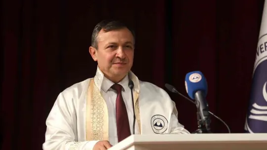ERÜ Eğitim Fakültesi'nde mezuniyet heyecanı