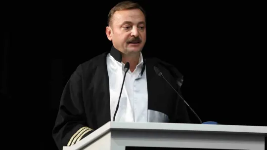 ERÜ Halil Bayraktar Sağlık Hizmetleri MYO yeni mezunlarını verdi