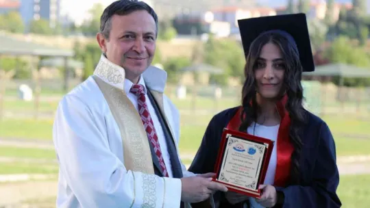 ERÜ Hukuk Fakültesi 15. dönem mezunlarını verdi