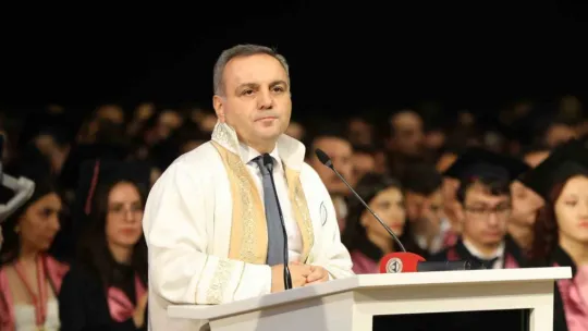 ERÜ Mühendislik Fakültesi dönem mezunlarını verdi