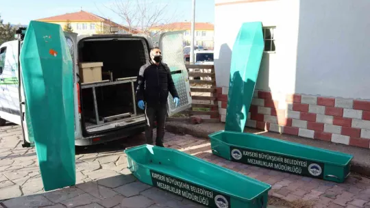 Eşi ve üvey kızının boğazını kesen şahsa ceza yağdı