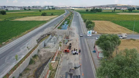 Şeker TOKİ ve Oto Servisleri Sanayi Sitesi'ne hizmet verecek köprü inşaatı devam ediyor