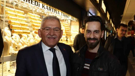 Esnafla buluşan Büyükkılıç: 'Durmak yok, koşmaya devam'