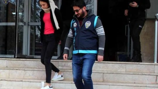 Evden ziynet eşyası çalan kadınlar yakalandı