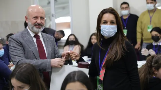 Farklı ülkelerden gelen öğrenciler, Kocasinan Akademi'ye hayran kaldı