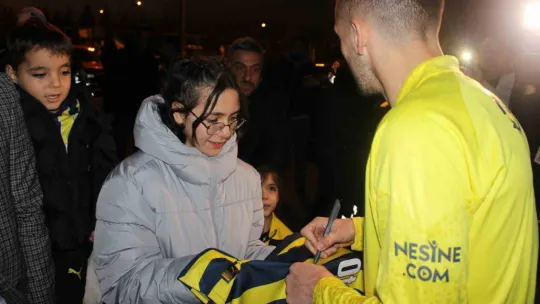 Fenerbahçe, Kayseri'de coşkuyla karşılandı