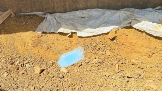 Freni patlayan maden yüklü kamyon devrildi: 1 yaralı