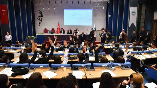 Memduh Başkandan, öğrencilere TBMM gezisi sözü verdi