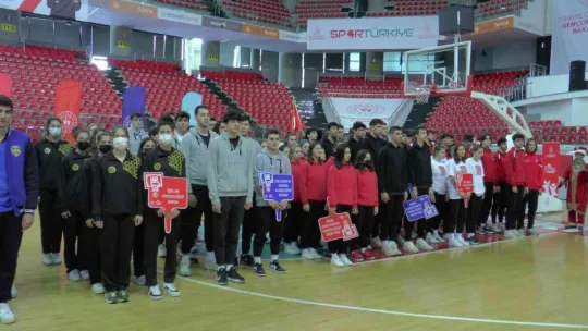 Gençler Basketbol Türkiye Birinciliği Turnuvası Kayseri'de başladı