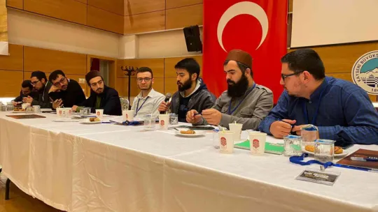 Gençlerin sorunlarna çözüm arayan çalıştay başladı
