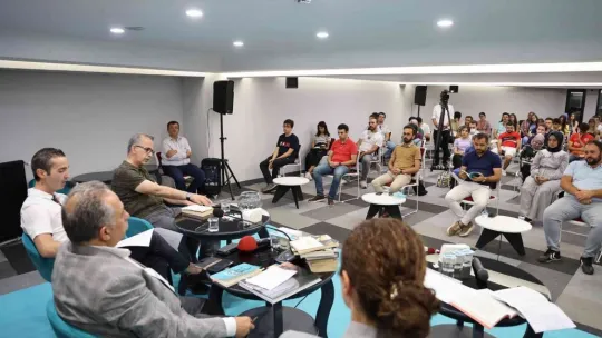 Gençlerle kitap sohbetlerinde gündem 'Aliya İzzetbegoviç'