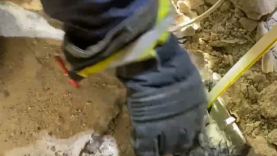 Gider borusunda mahsur kalan kedi böyle kurtarıldı