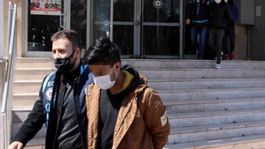 Girdikleri evde dehşeti yaşattılar