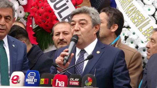 Göker Gözütok, seçim ofisini Avşar Halayı ile açtı