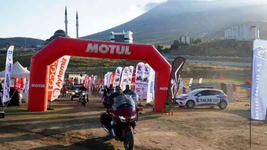 Gökyüzüne en yakın festival Erciyes Motofest başladı