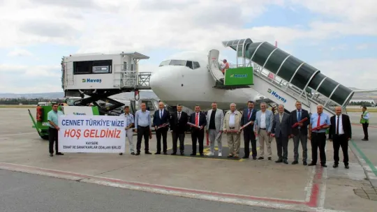 Gurbetçiler çiçeklerle karşılandı