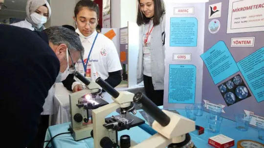 Hacılar'da TÜBİTAK Bilim Fuarı'na büyük ilgi