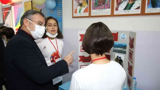 Hacılar'da TÜBİTAK Bilim Fuarı'na büyük ilgi