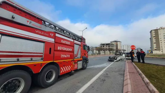 Çarpışan otomobil takla attı: 1 yaralı