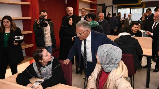 Halit Özkaya Kütüphanesi bir haftada 7 bin kişiyi ağırladı