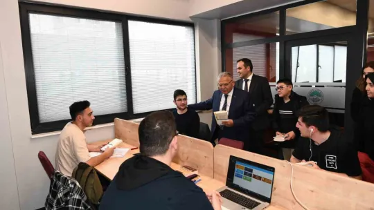 Halit Özkaya Kütüphanesi bir haftada 7 bin kişiyi ağırladı