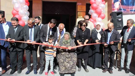 Hayırsever İş Kadını Tomarza'ya Teknoloji Donanımlı Kütüphane Açtı