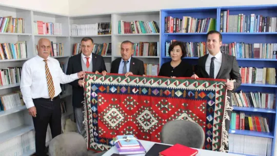 Hayırsever İş Kadını Tomarza'ya Teknoloji Donanımlı Kütüphane Açtı