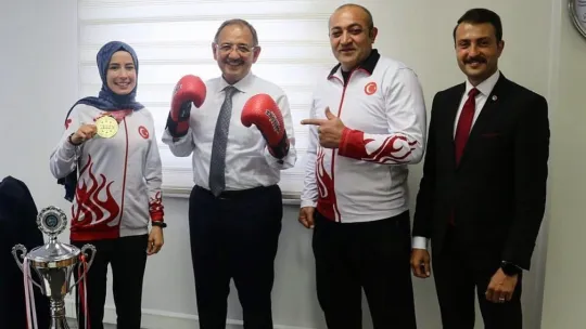 Hayriye Türksoy Hançer Şampiyon Oldu