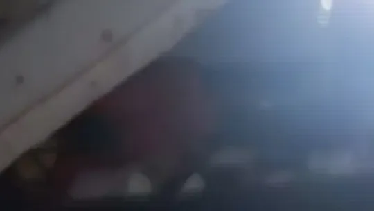 Aranan hırsızlık şüphelisi, bazanın altında çıktı