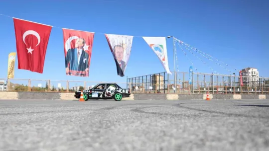 Heyecan ve Aksiyon Dolu Oto Slalom Yarışmasına Yoğun İlgi