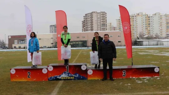 Heyet-i Temsiliye Atletizm Yarışlarının ilk gün müsabakaları sona erdi